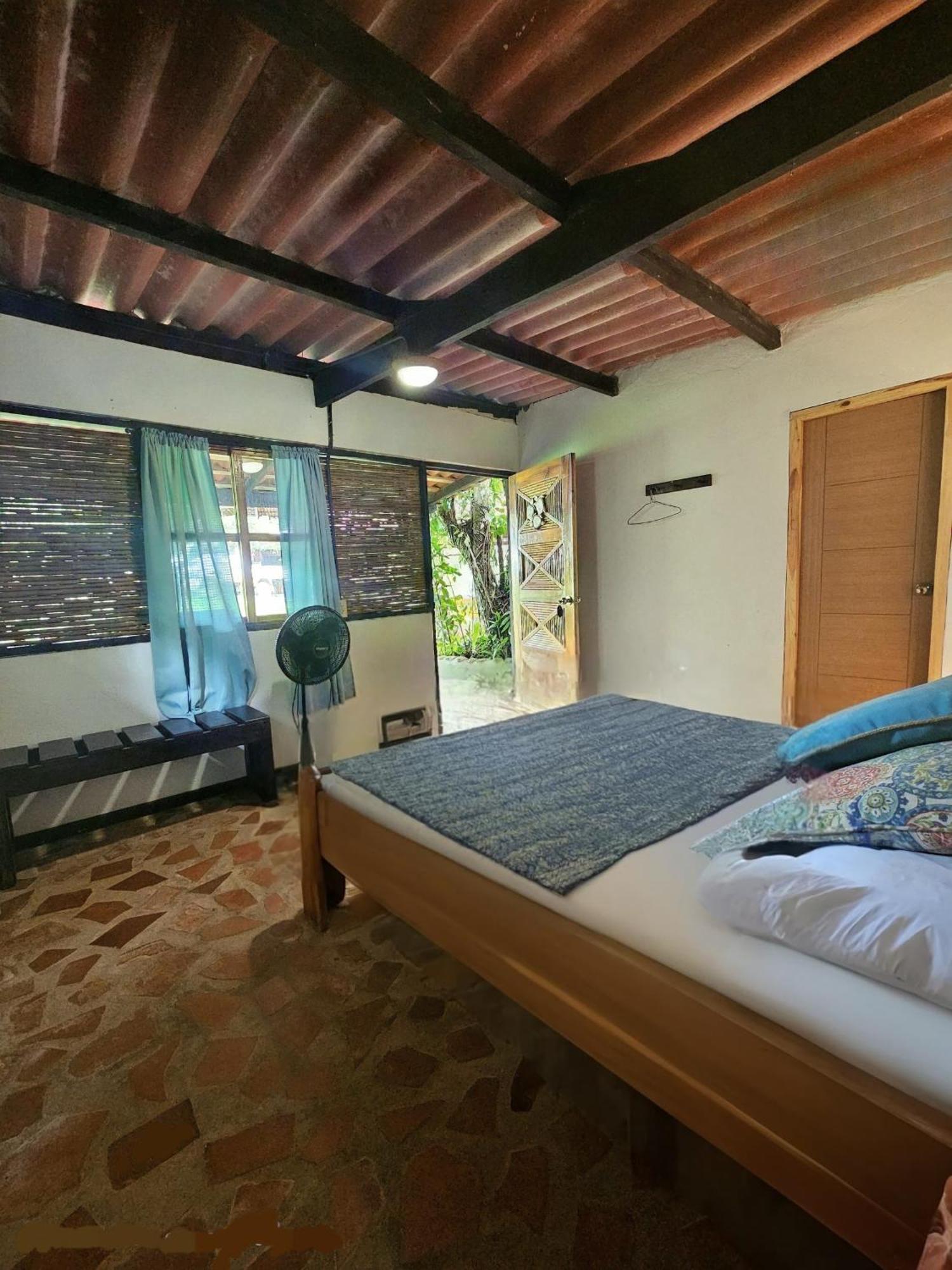 La Qhia Eco Retreat Hostel Санта Фе Екстериор снимка