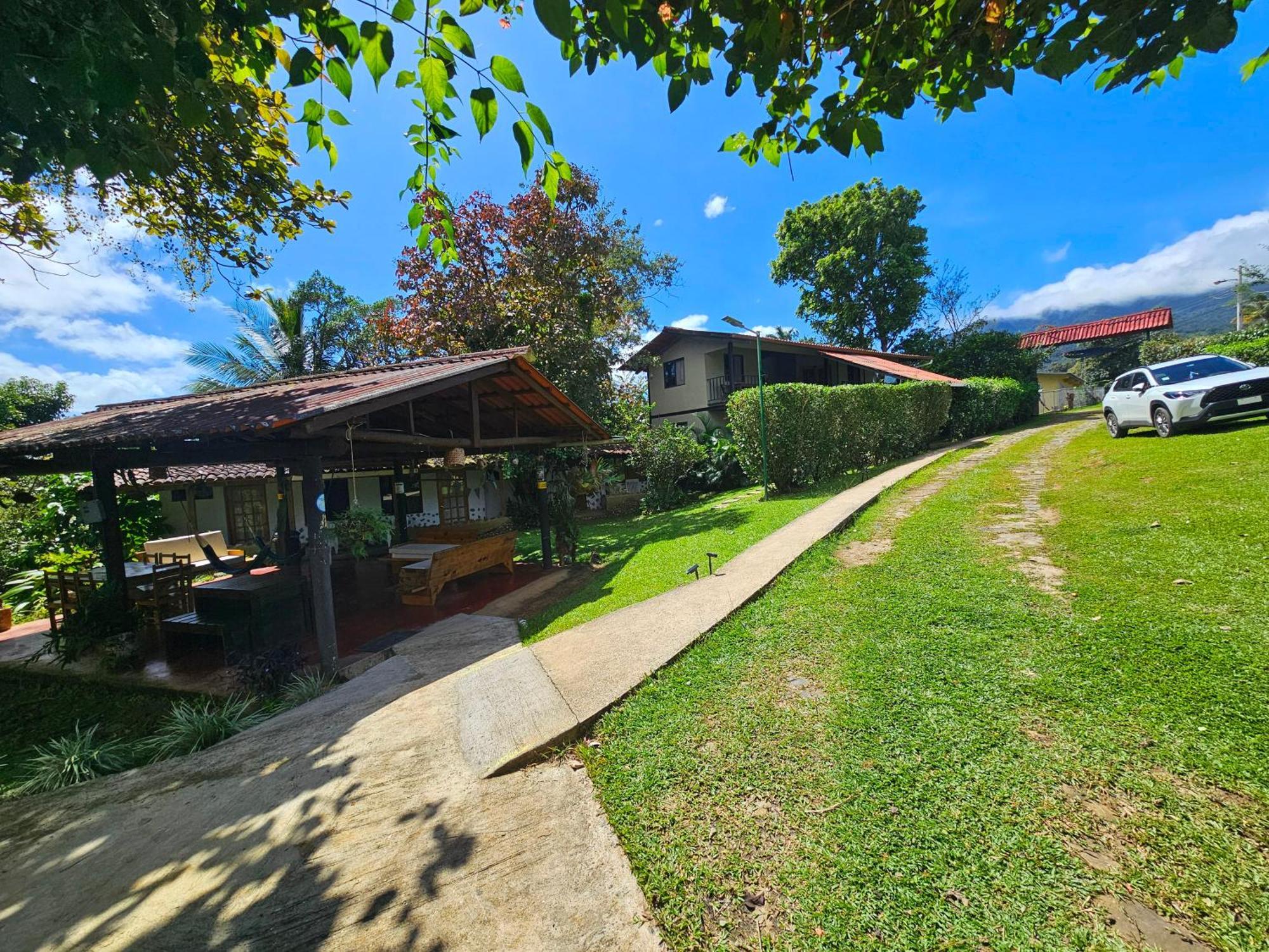 La Qhia Eco Retreat Hostel Санта Фе Екстериор снимка